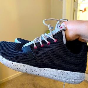 Jordan shoe size 6youth or 7.5 women’s